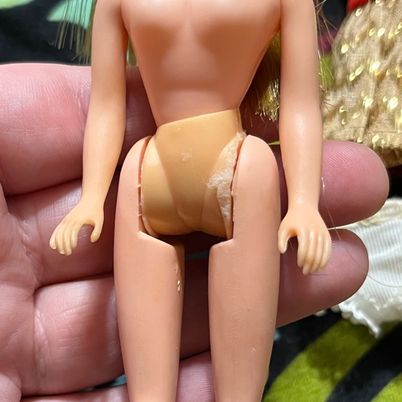 Vintage 1970’s Topper Dawn 6” Fashion Doll in Original Red and Gold Zigzag Dress - Picture 14 of 16